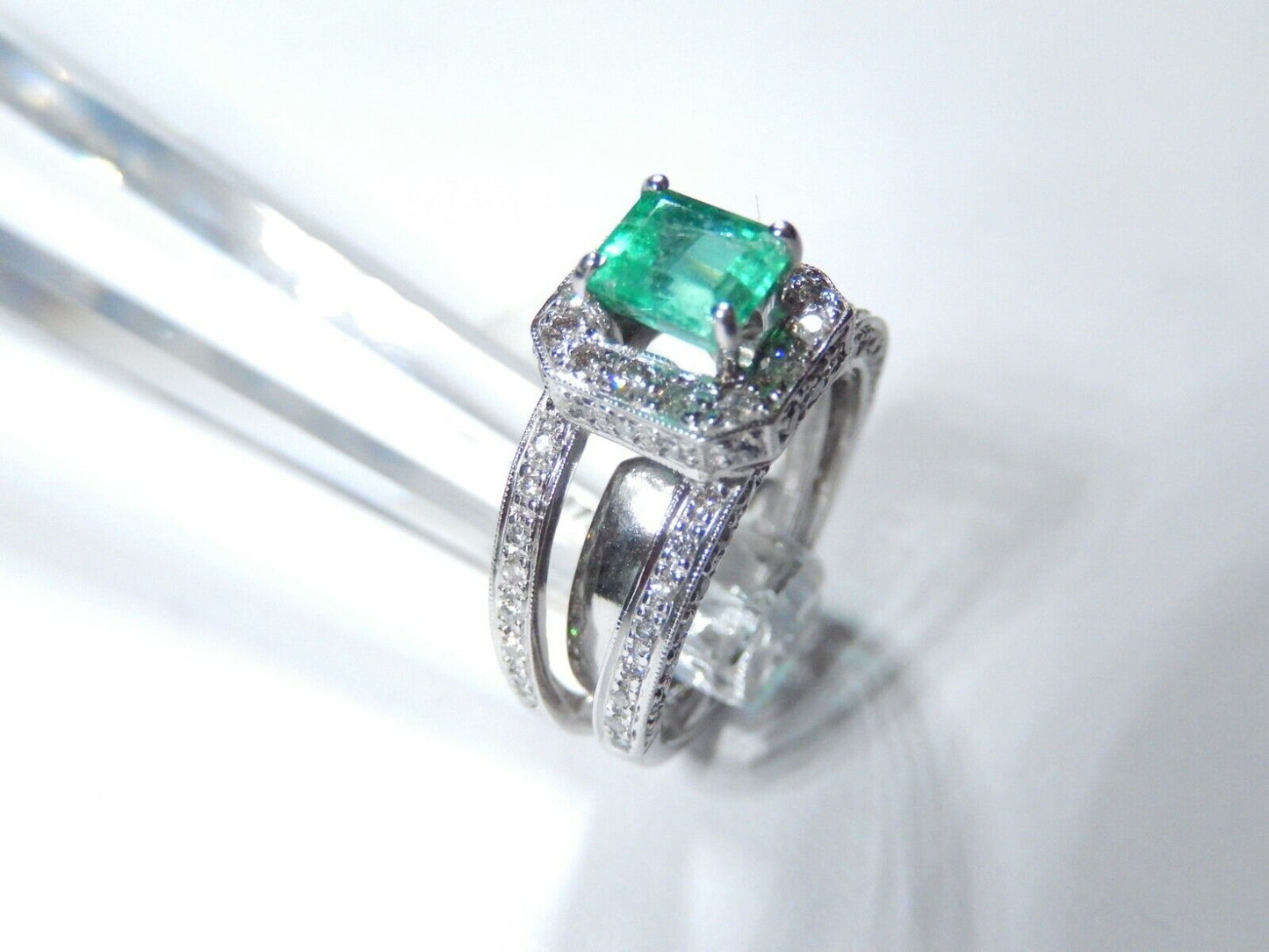 14K White Gold 1.50 Carat Natural Deep Green Emerald and VS Diamond Ring Sz 5.5