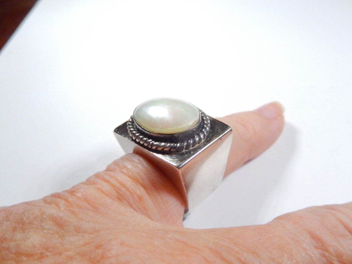 Large Heavy 23.5 gm Natural Mother of Pearl Ring Oval  Sterling Silver Size 8.25