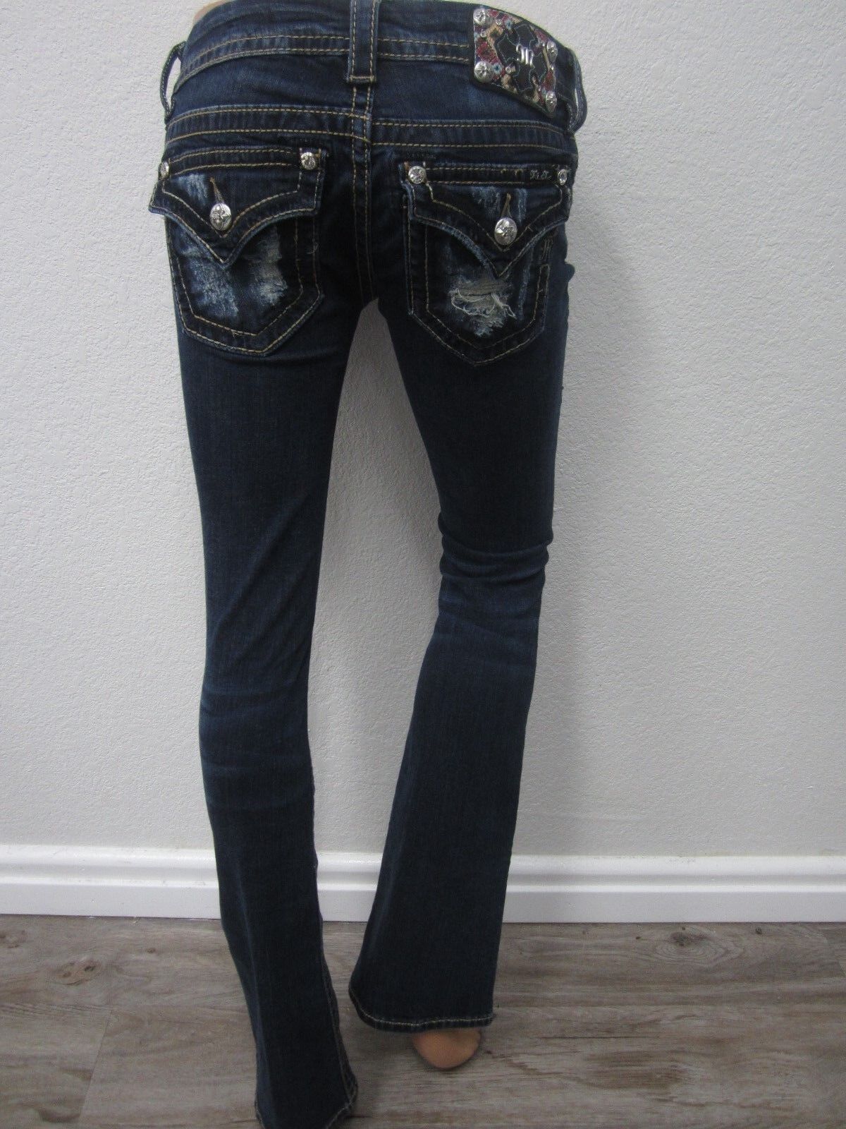 NWOT MISS ME SUPER CUTE DARK BLUE DENIM  SIGNATURE BOOT JEANS SIZE 25 x 33