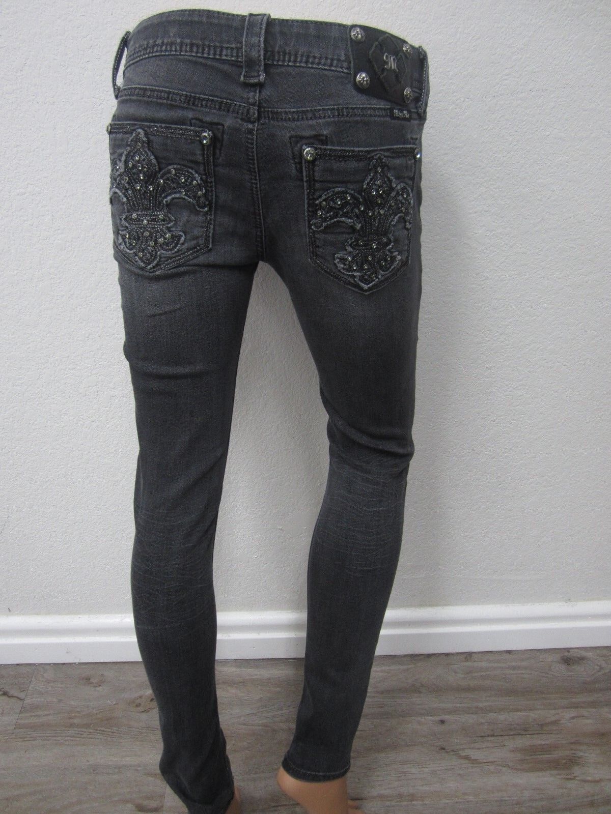 NEAR MINT Miss Me Skinny Jeans Black / Gray Fleur De Lis Pockets  Size 27 x 31