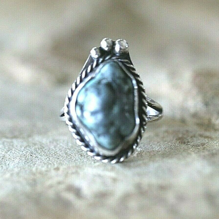 *VINTAGE*  Navajo Turquoise Sterling Silver Native American Ring Size 8.5