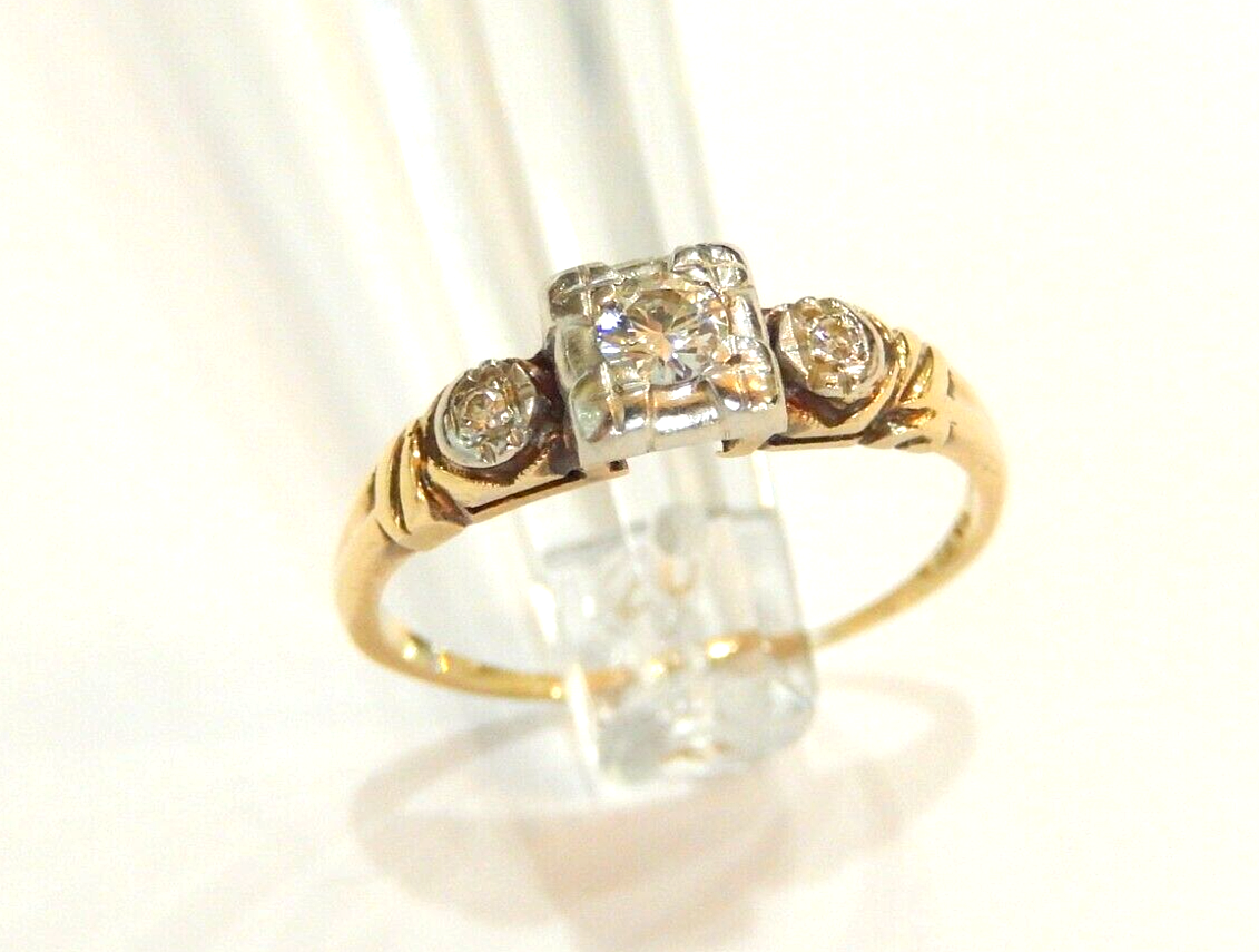 *VINTAGE* 14K Yellow Gold 1/4 CT  Round Cut Diamond Three Stone Engagement Ring