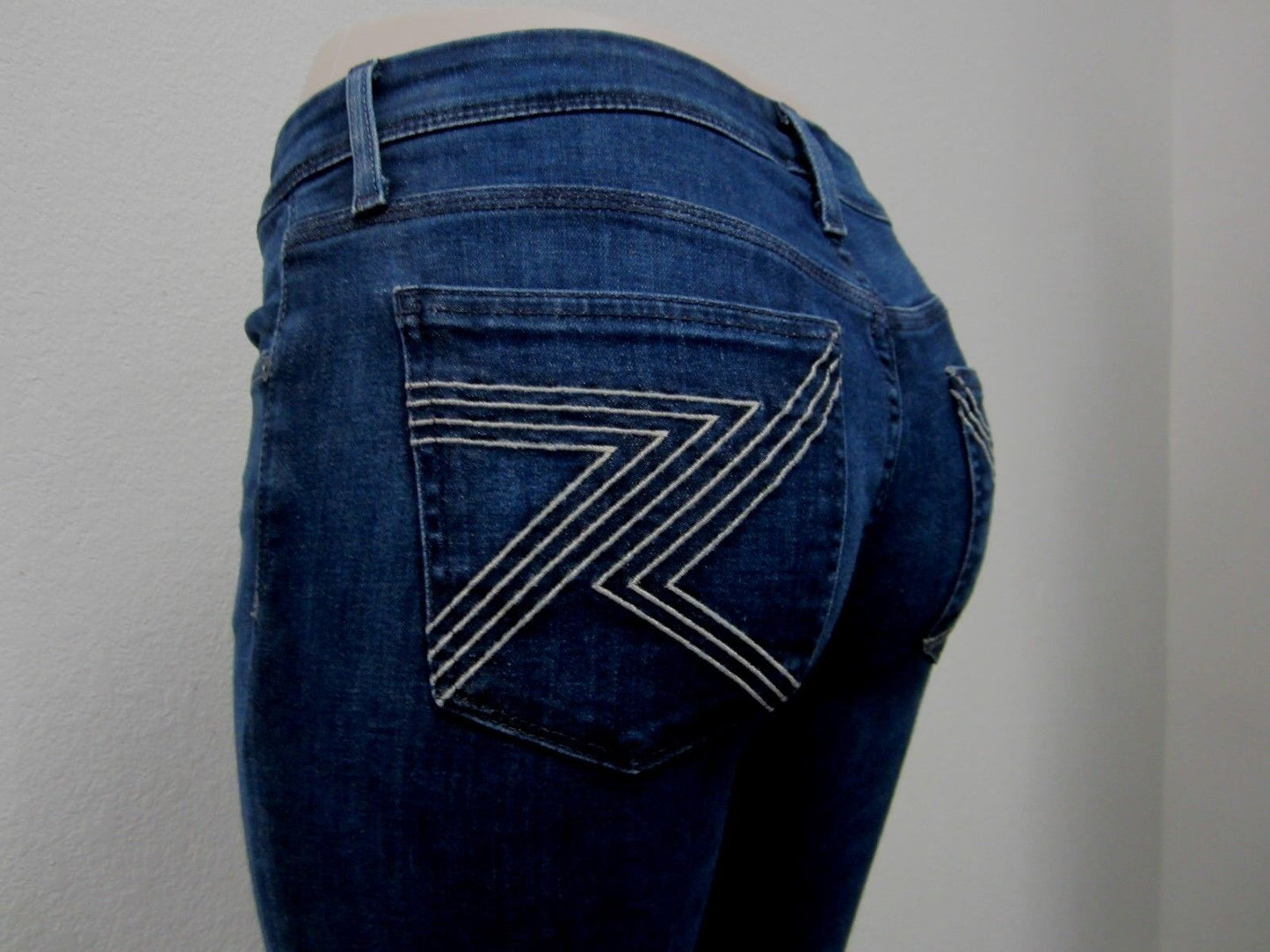 7 SEVEN FOR ALL MANKIND FLYNT BOOTCUT STRETCH JEANS LADIES SIZE 27
