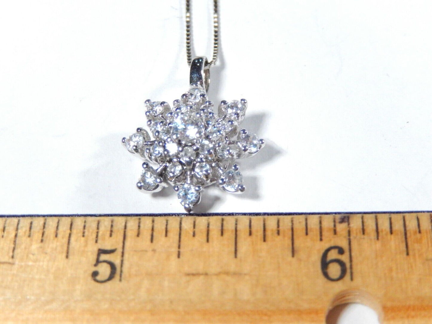 *VINTAGE* Sterling Silver CZ Snowflake Cluster Pendant  w/18" Sterling Chain
