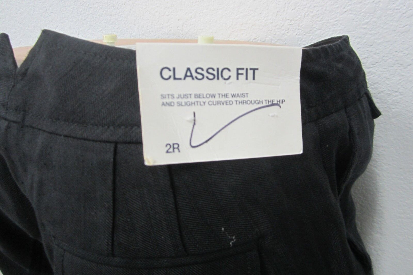 *NWT*   Women's Gap Classic Fit Cuffed Black Trousers Size 2R x 30"L