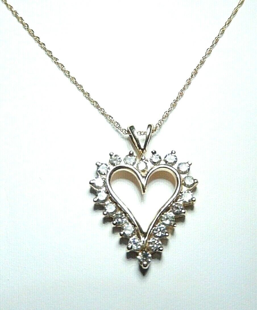 *VINTAGE* 10kt Yellow Gold .75ct Natural Diamond Heart Pendant Necklace
