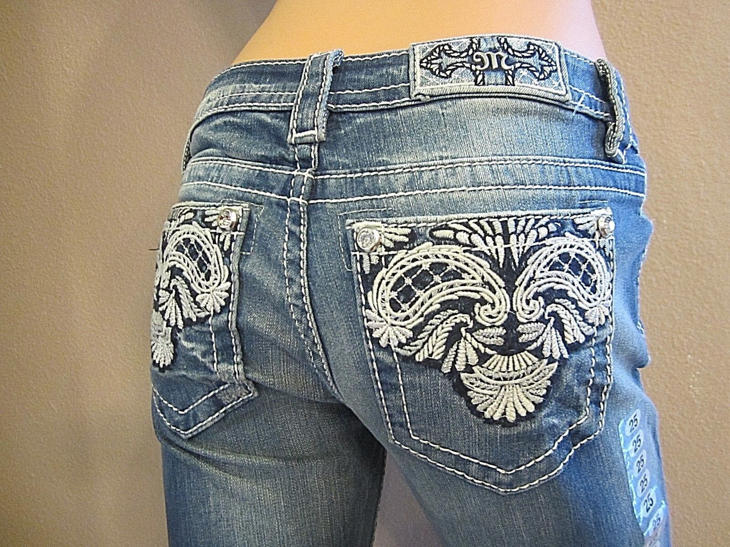 NWT- MISS ME  Embellished Signature Boot Cut Stretch Jeans 26 x 34 NWT