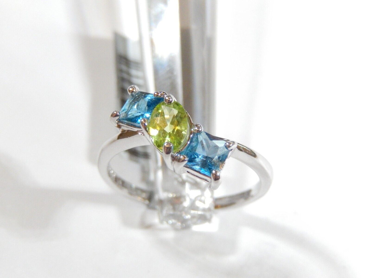 *VINTAGE*   Sterling Silver London Blue Topaz & Peridot Three Stone Ring Sz 8