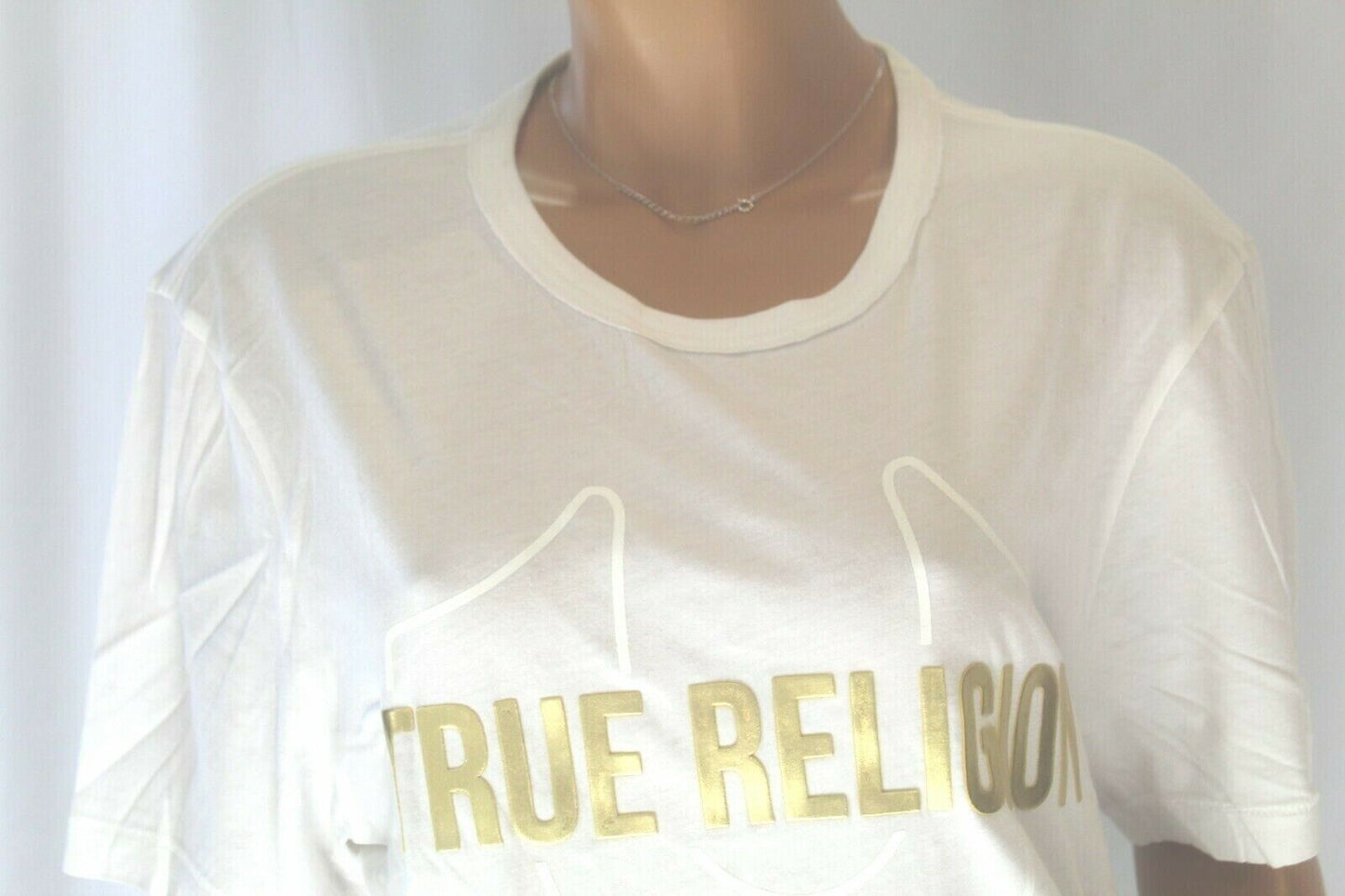 *NWT* $79. True Religion Men’s T-shirt White with Raised Gold Logo Crewneck Sz L