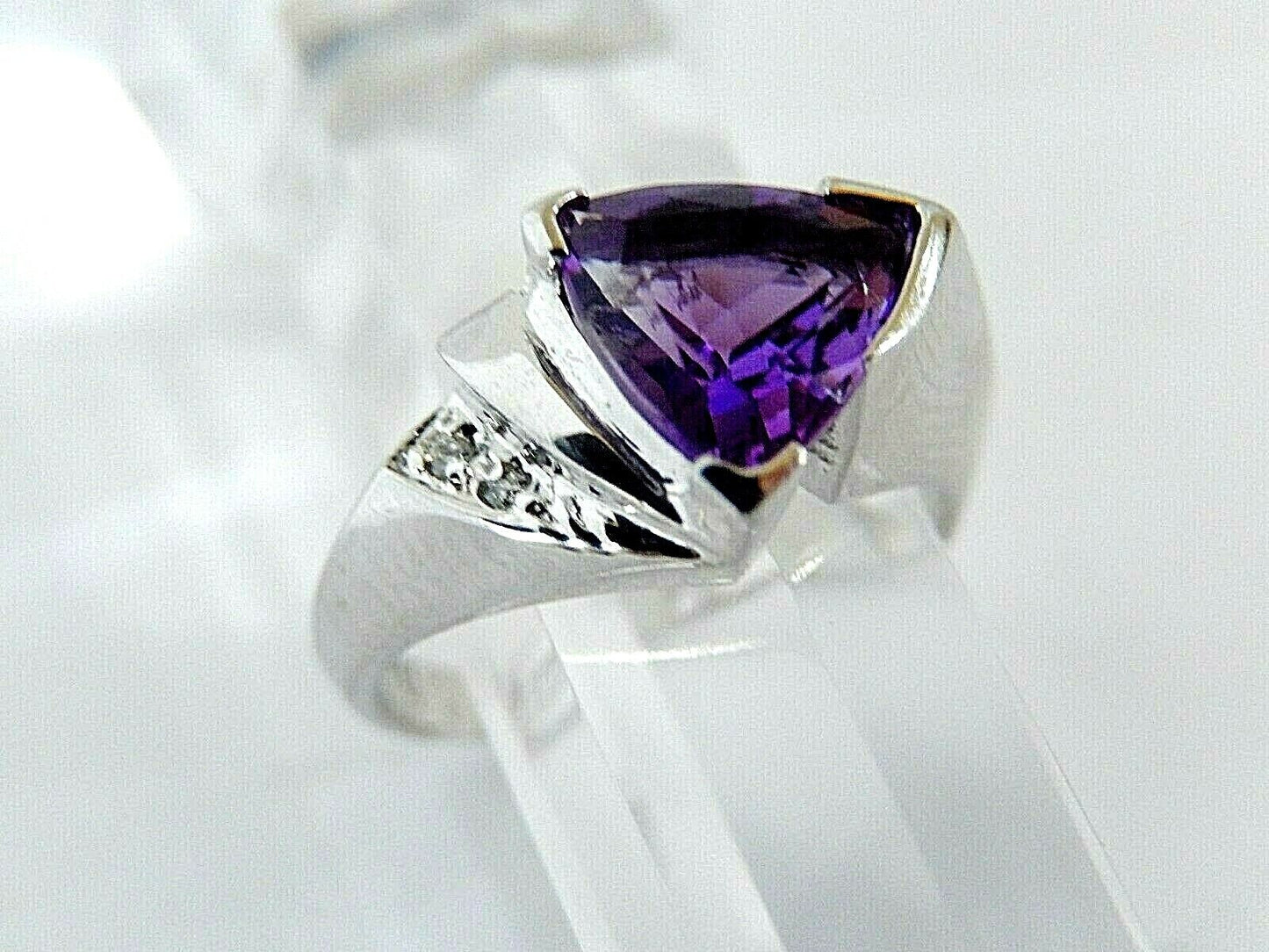 *MODERN* 10K WHITE GOLD 1.5CT NATURAL AMETHYST & DIAMOND LADIES RING SIZE 7.25