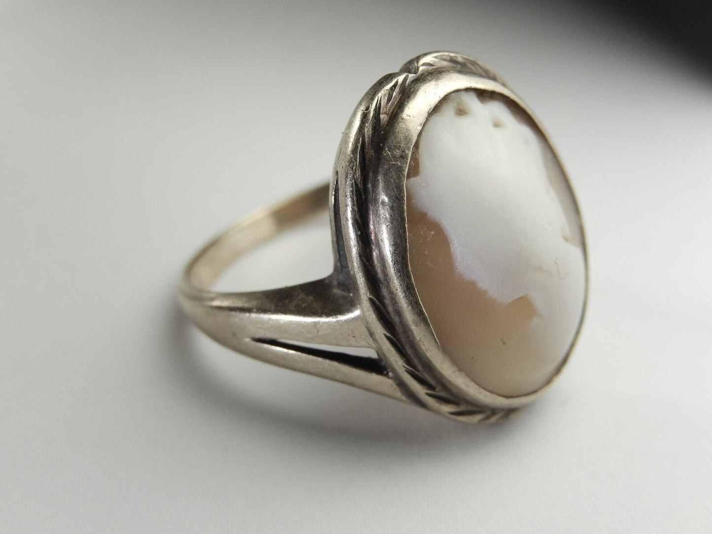 10k Yellow Gold Vintage Bezel Set Cameo Ring Circa 1930  Size 7.25