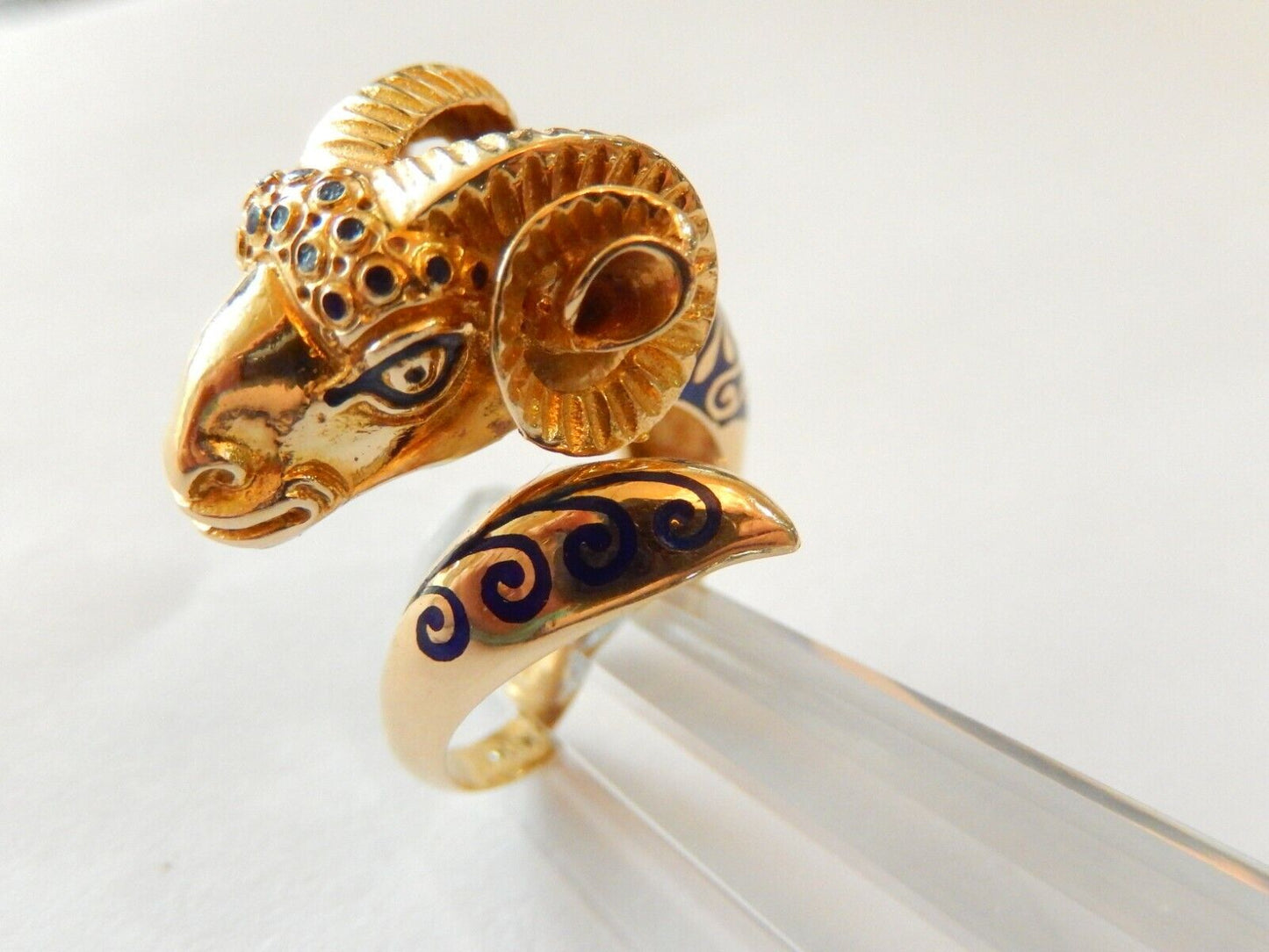 *VINTAGE*  MID-20TH CENTURY 18K YELLOW GOLD ENAMEL RAM HEAD WRAP AROUND RING
