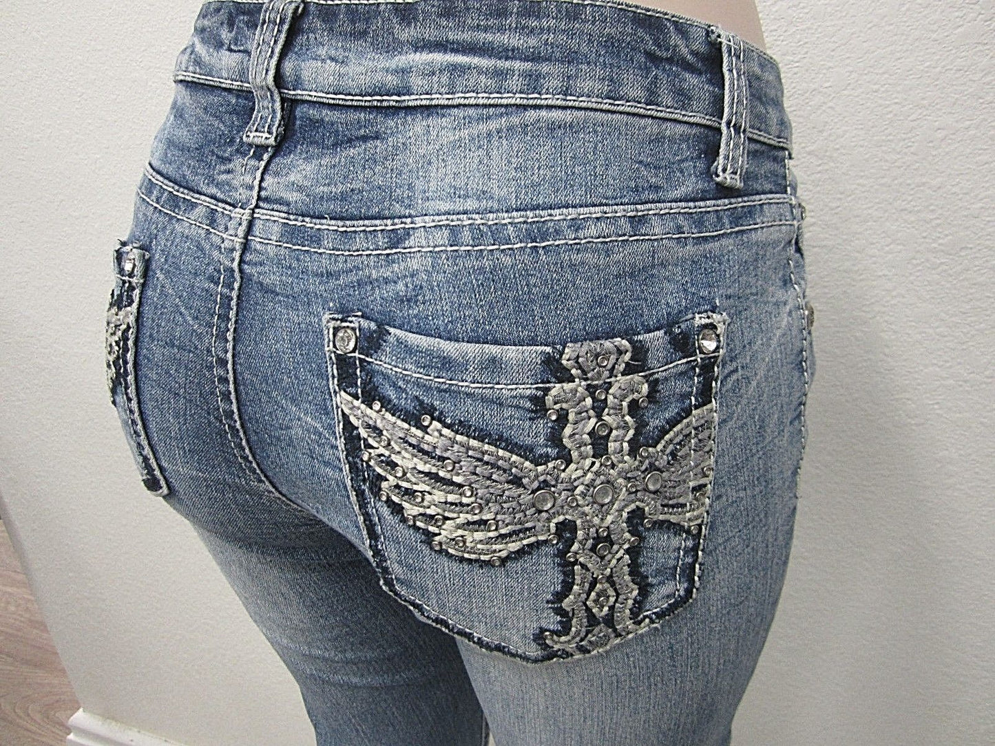 NICE WOMENS ND WEEKEND STRETCH CAPRI JEANS SIZE 10 x 22L
