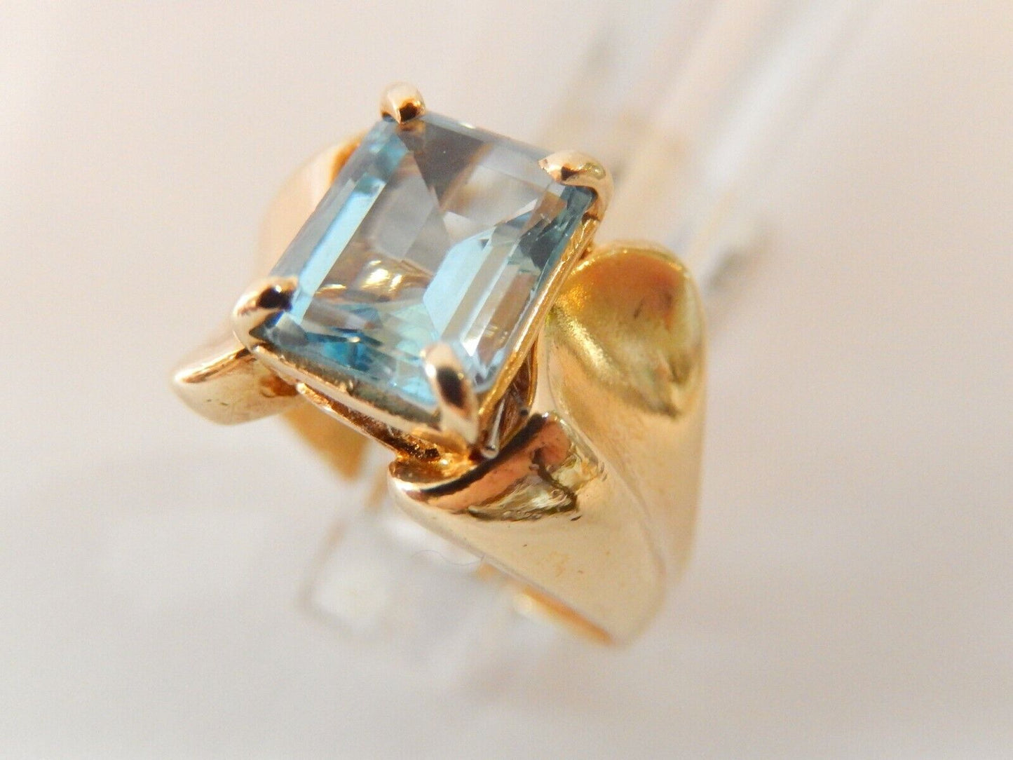 Ladies 14k Yellow Gold 9 x 7mm Natural Emerald Cut Swiss Blue Topaz Ring Sz 8