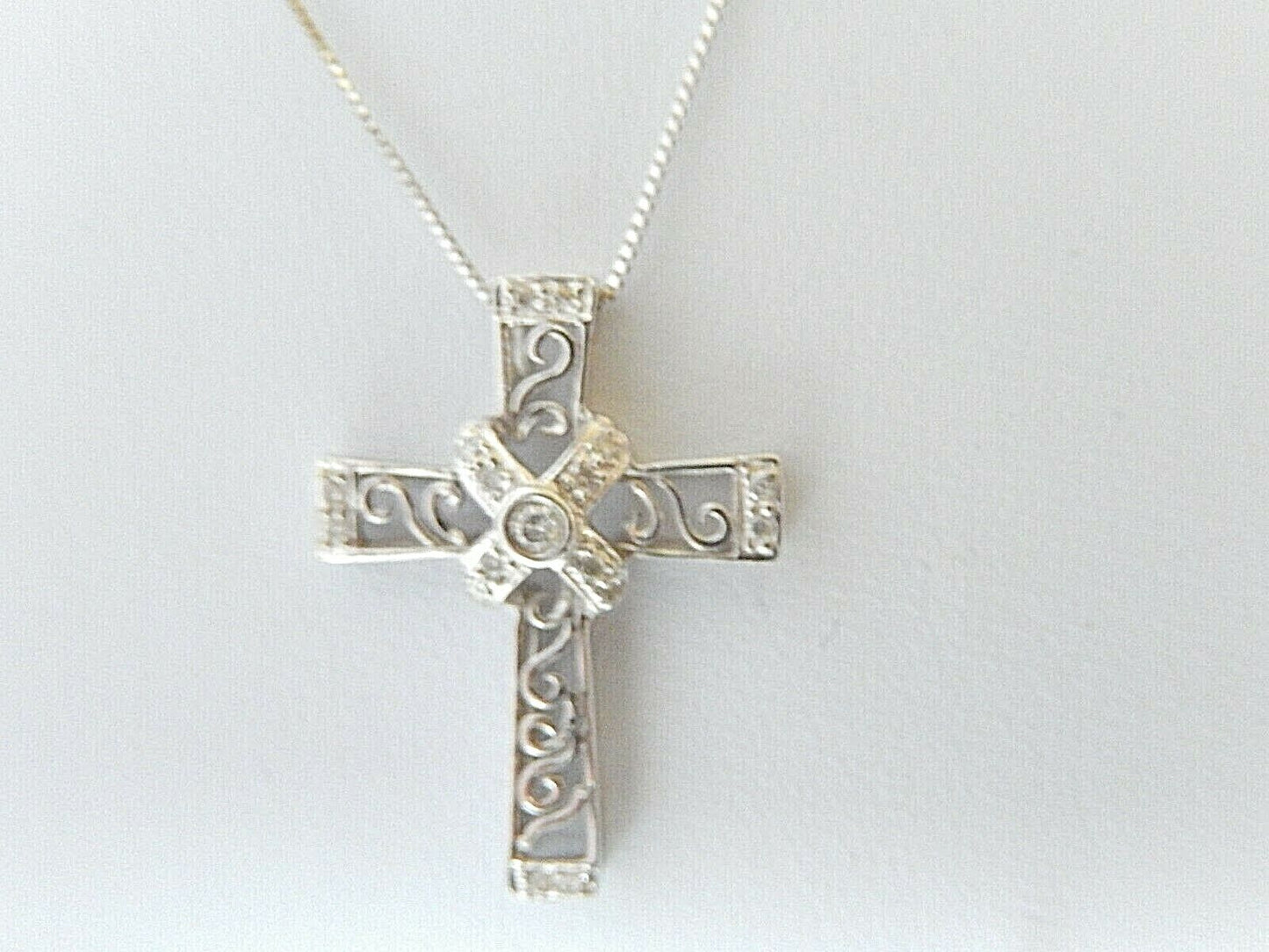 10K White Gold 17 Natural Diamond Religious Cross Pendant Necklace w/18" Chain