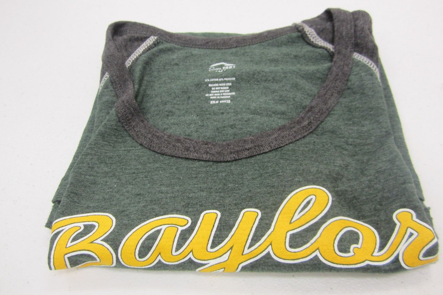*NEW* BAYLOR BEARS Womens/Girls T-Shirt  Size Medium