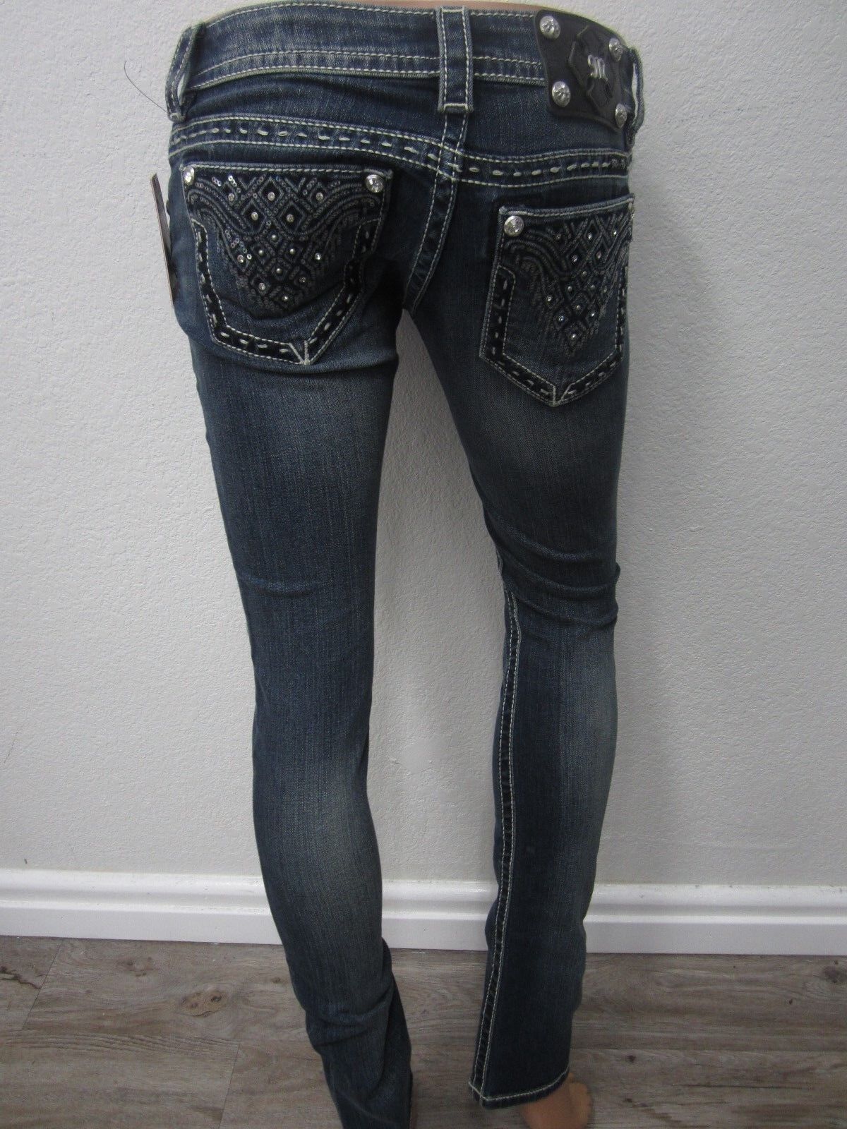 NWOT MISS ME Signature Straight JW9012T3V Womens  Embellished PocketsJeans 24x32