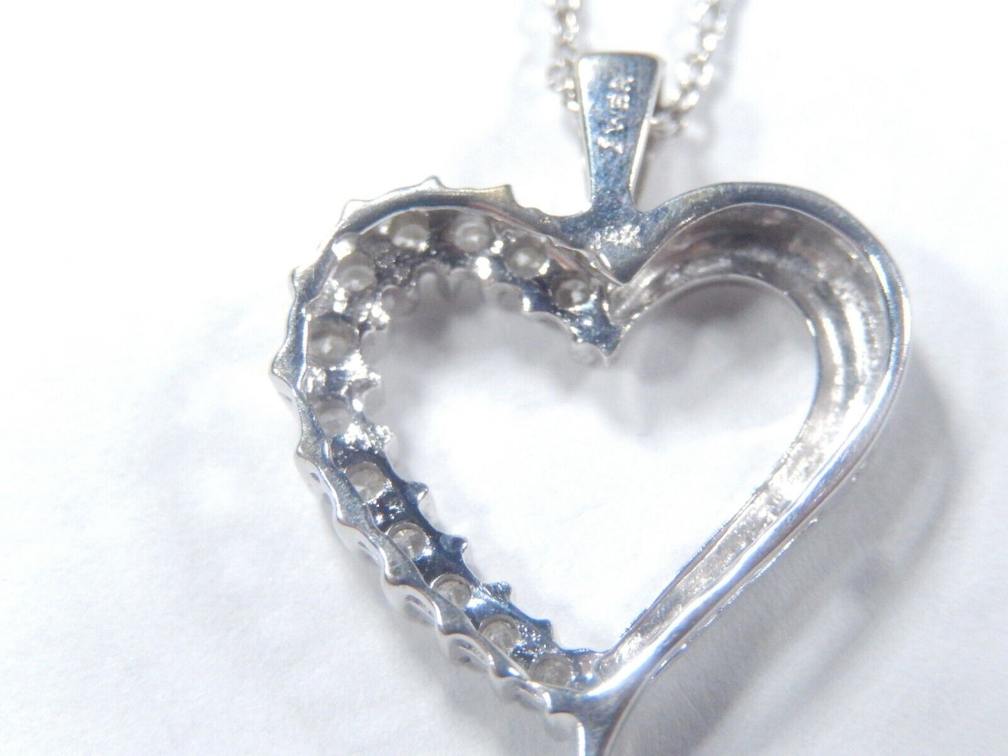 14K White Gold .25 tcw Natural Diamond Heart Pendant w/14K 20" Chain