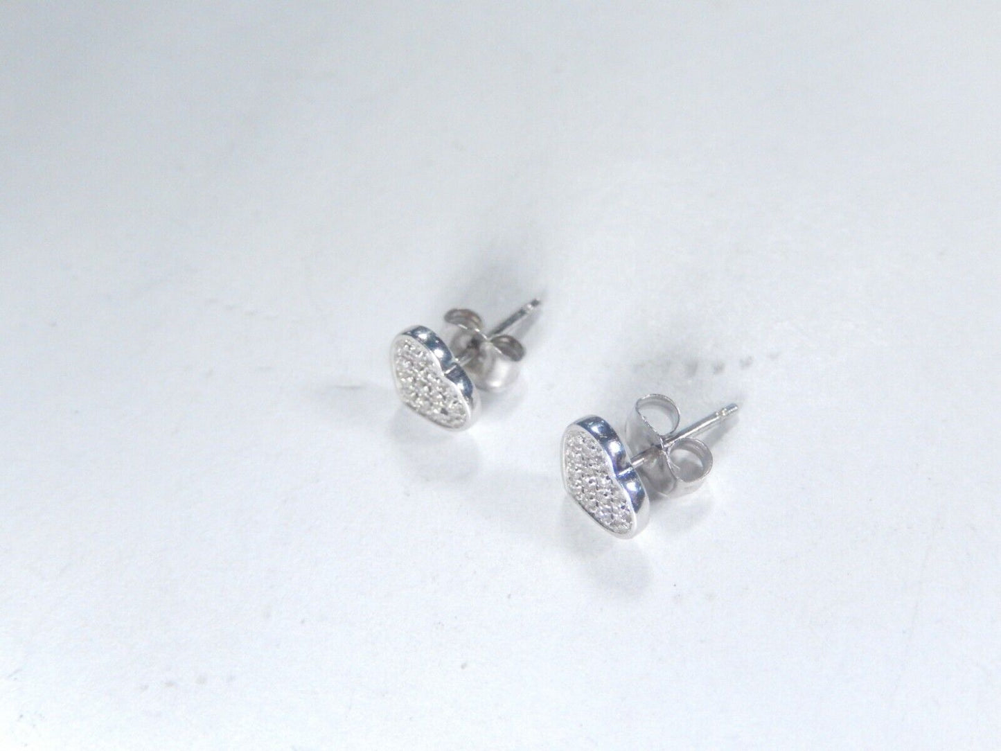 *VINTAGE*  10K White Gold Real Diamonds  Heart Earring Studs .25CT 7.5mm x 6.5mm