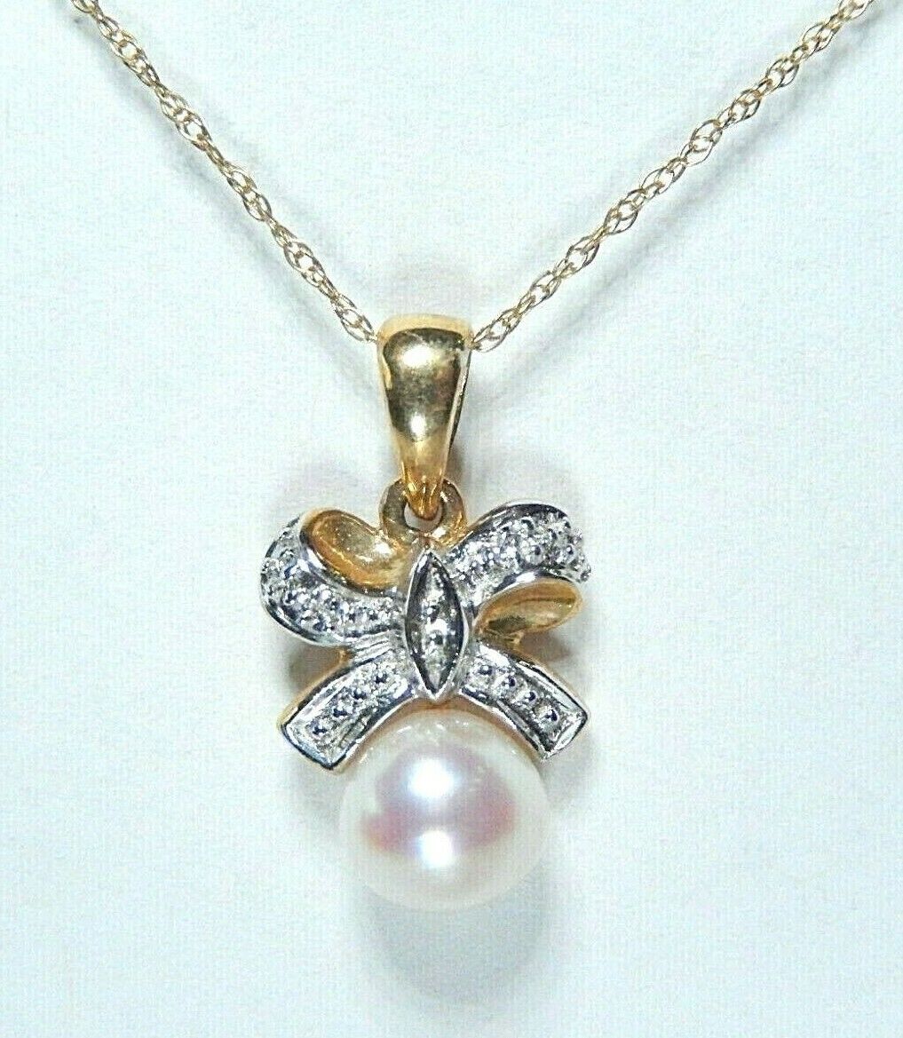 *NWT*  10K  Yellow Gold 6.5mm Round White Pearl & Diamond Pendant w/18"Chain