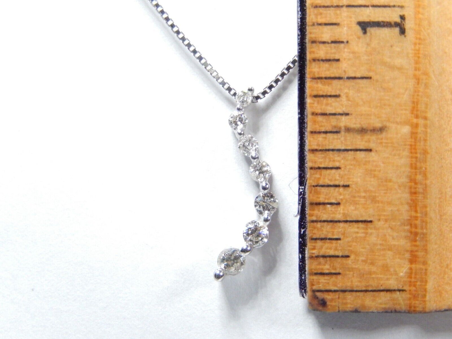 14K White Gold .25CT Round Cut 7 Diamond Journey Pendant w/18"chain