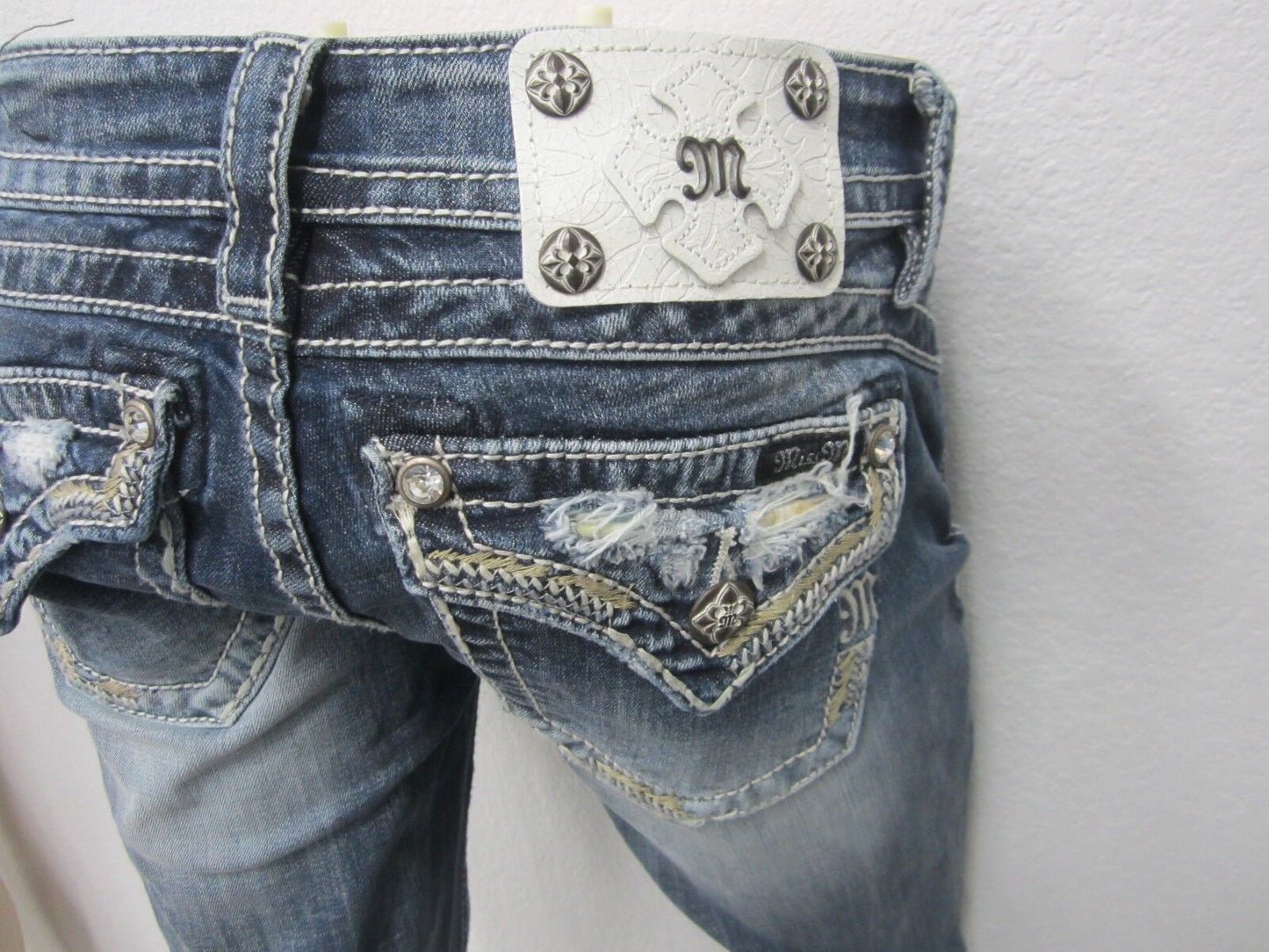 NWT  MISS ME EMBELLISHED Standard Cropped Jeans ME8518C3 sz 26 X 23