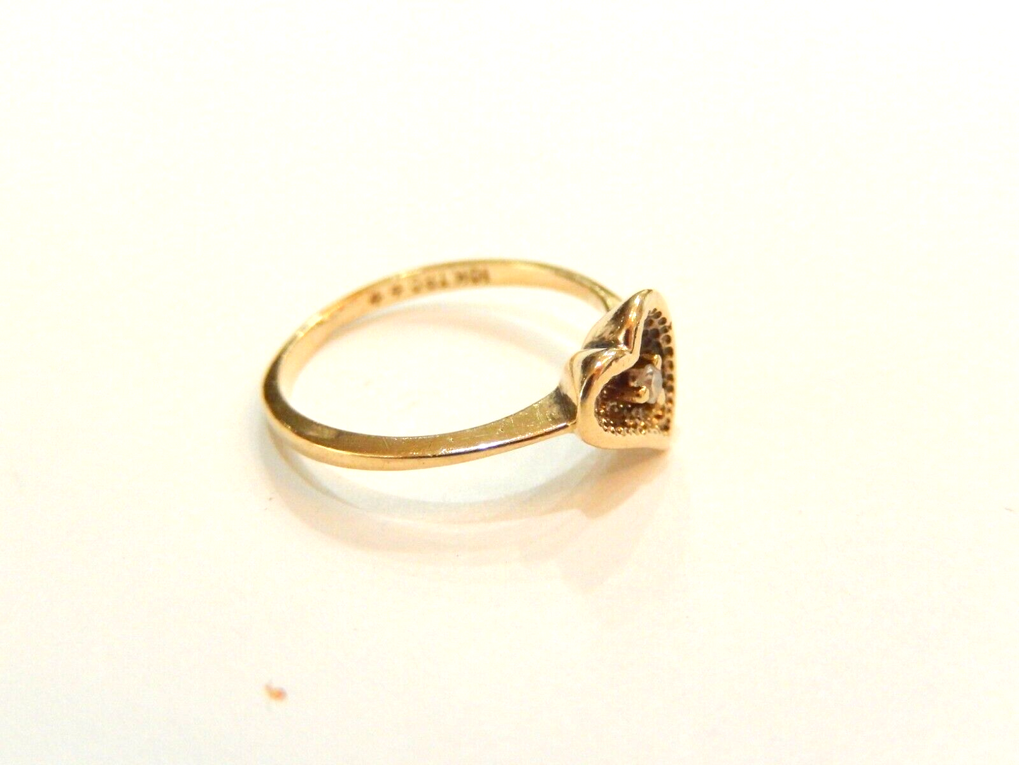 10K Yellow Gold Diamond Heart Ring Size 5