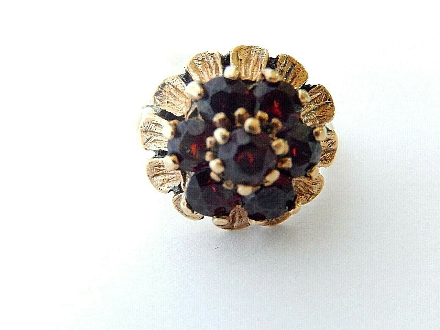 Beautiful Vintage 10k Yellow Gold Garnet Flower Ladies Ring Size 6.5