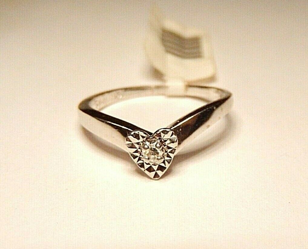 *NWT* Girls 10K White Gold  Solitaire Diamond Heart-Shaped Ring Size 3.75