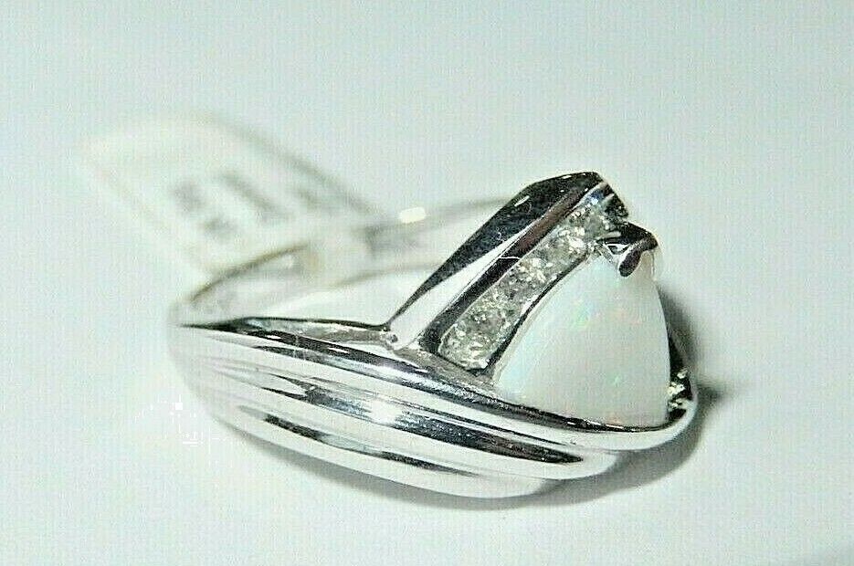 *NWT* 10k White Gold 6mm Trillion Opal and Diamond Modern Style Ring Size 7.5