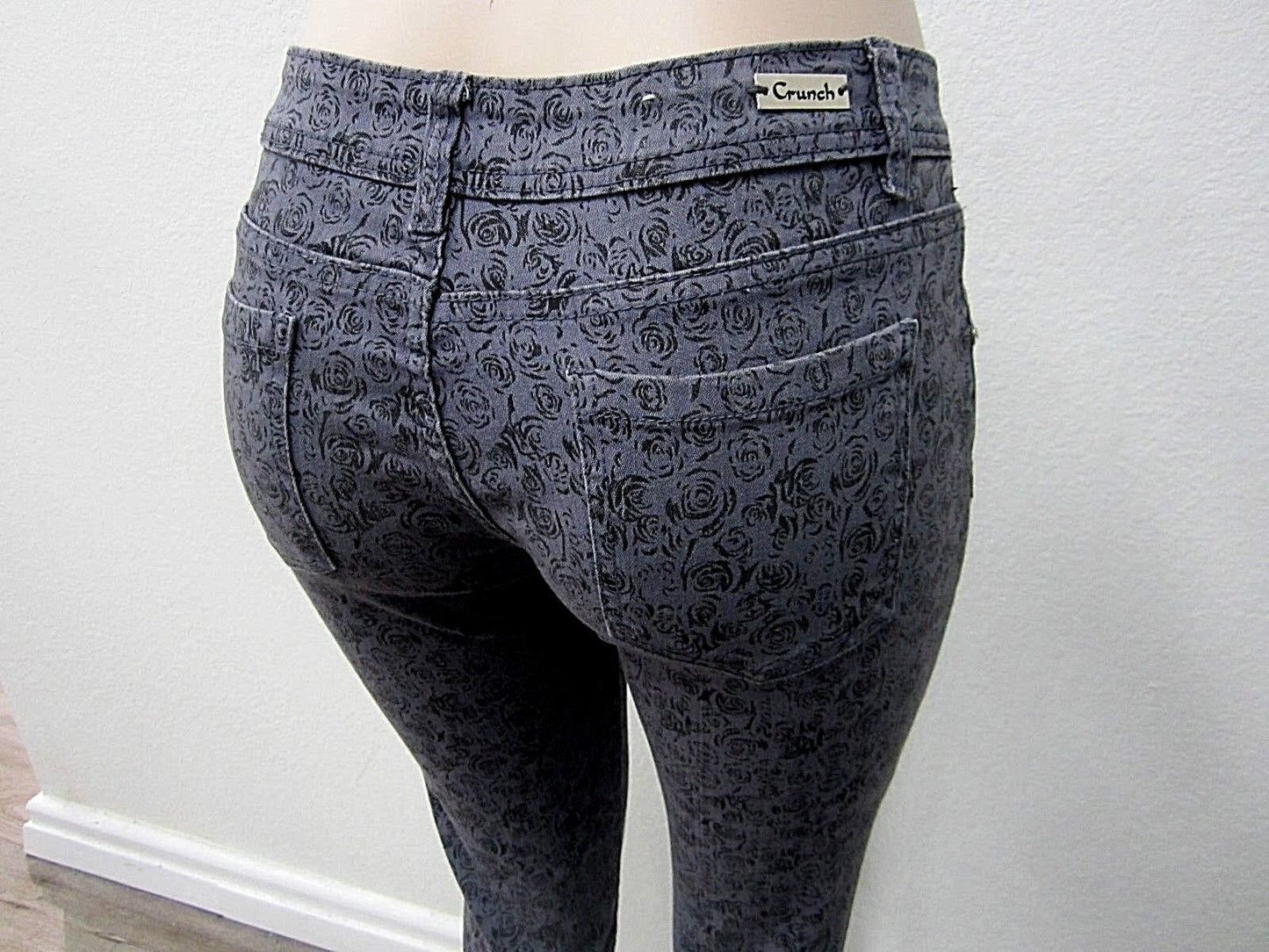 NWOT CRUNCH WELL-MADE RHINESTONE EMBELLISHED SKINNY STRETCH JEANS SZ 13 x 30