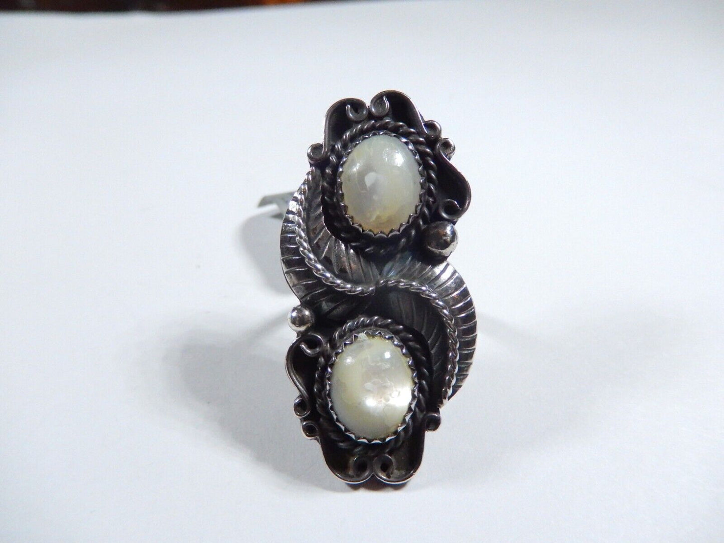 *VINTAGE* Signed Native American Sterling Silver & Mother Of Pearl Ring Sz 6.25