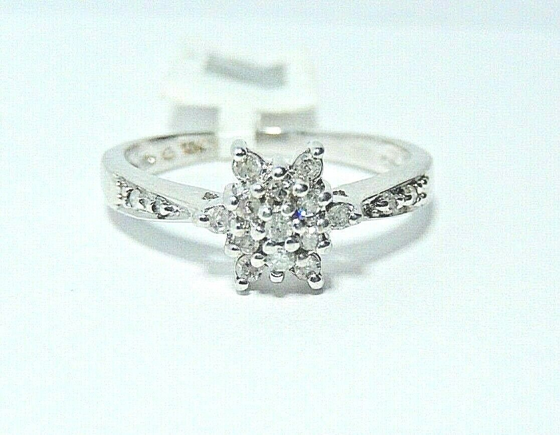 *NWT* 10k White Gold Star Ring with Diamond Accents Size 7.25