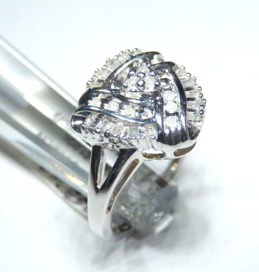 *NWT* 10k White Gold .25 CT Diamond Cluster Cocktail Ring  Size 7.25