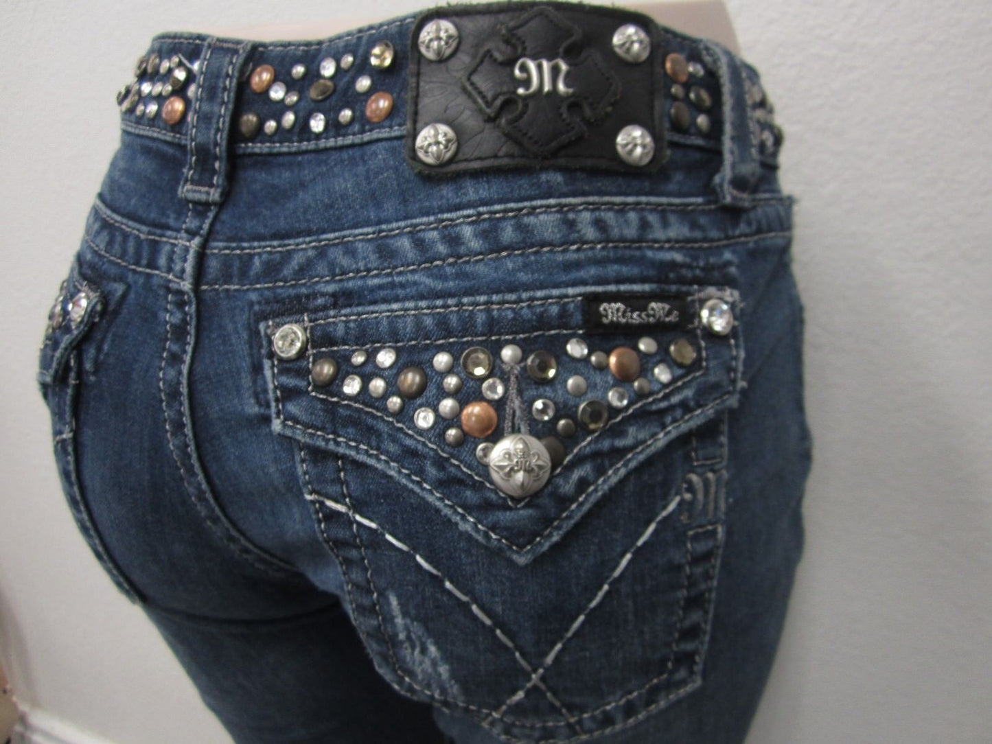 VERY NICE Miss Me Women's Jeans JW4288B31  "Glamour Stones" Boot cut Size 30x25