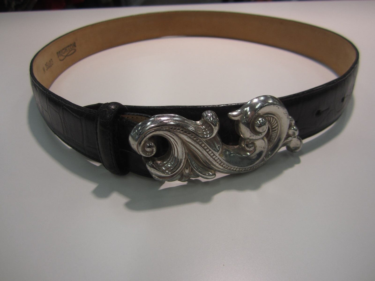 VERY NICE Vintage Brighton Sz M Black Silvertone Swirl Western Buckle Belt 36403