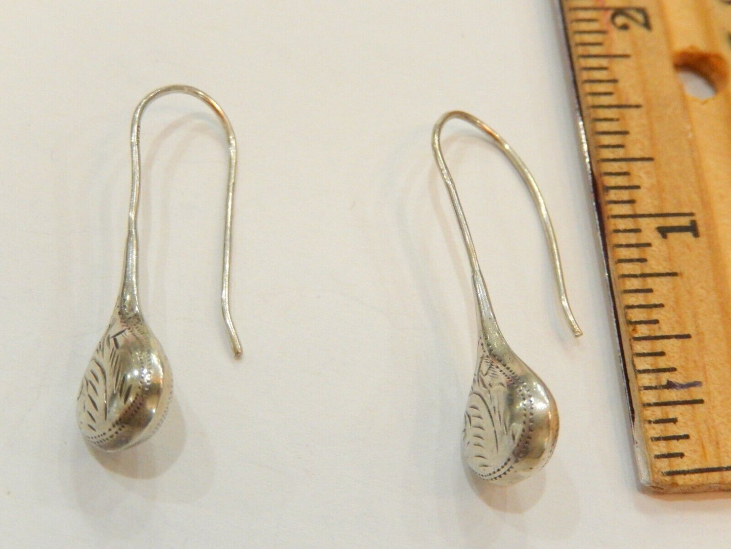 *VINTAGE*  Artisan Sterling Silver Tear Drop Wire Pierced Earrings