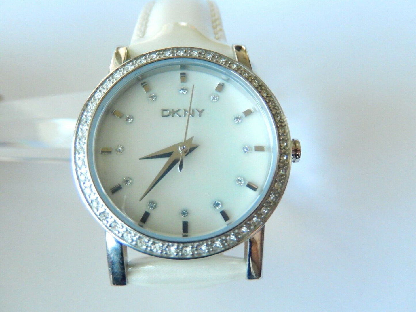 *NEW* DKNY Women's Watch Mother of Pearl Dial MOP White Leather Band NY-8015