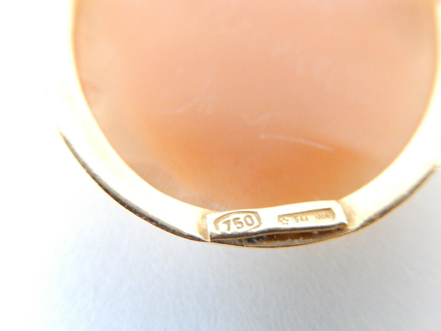 *VINTAGE* Solid 18K Yellow Gold Shell Cameo Pin / Pendant 3.51 grams 1 1/4”