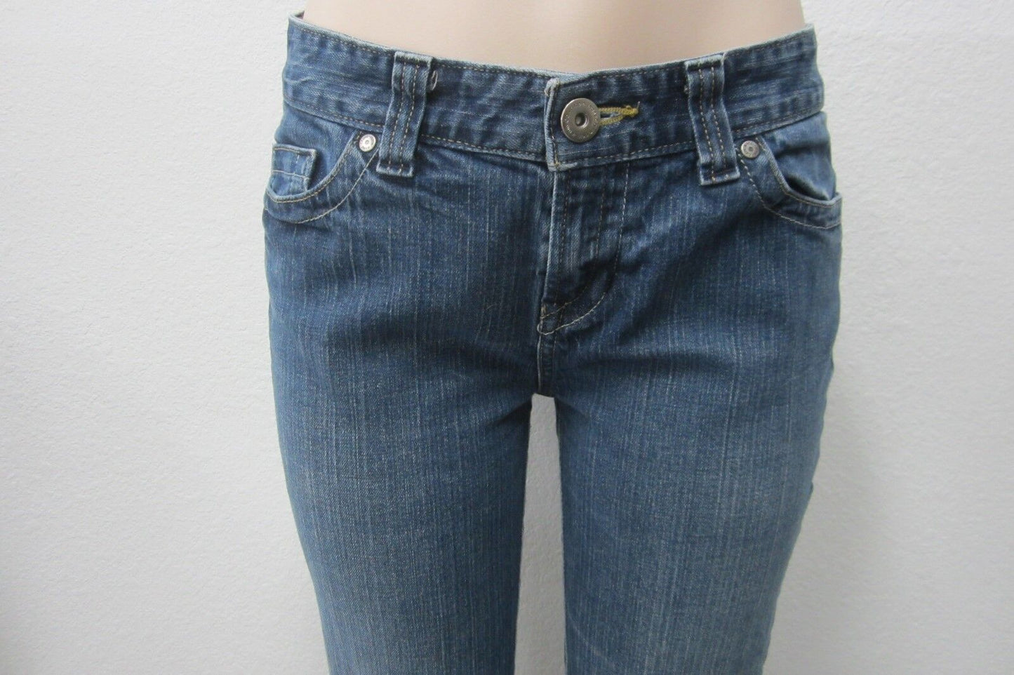 *NICE* Calvin Klein Women's  Low Rise Flare Boot Cut Jeans Size 10 x L32