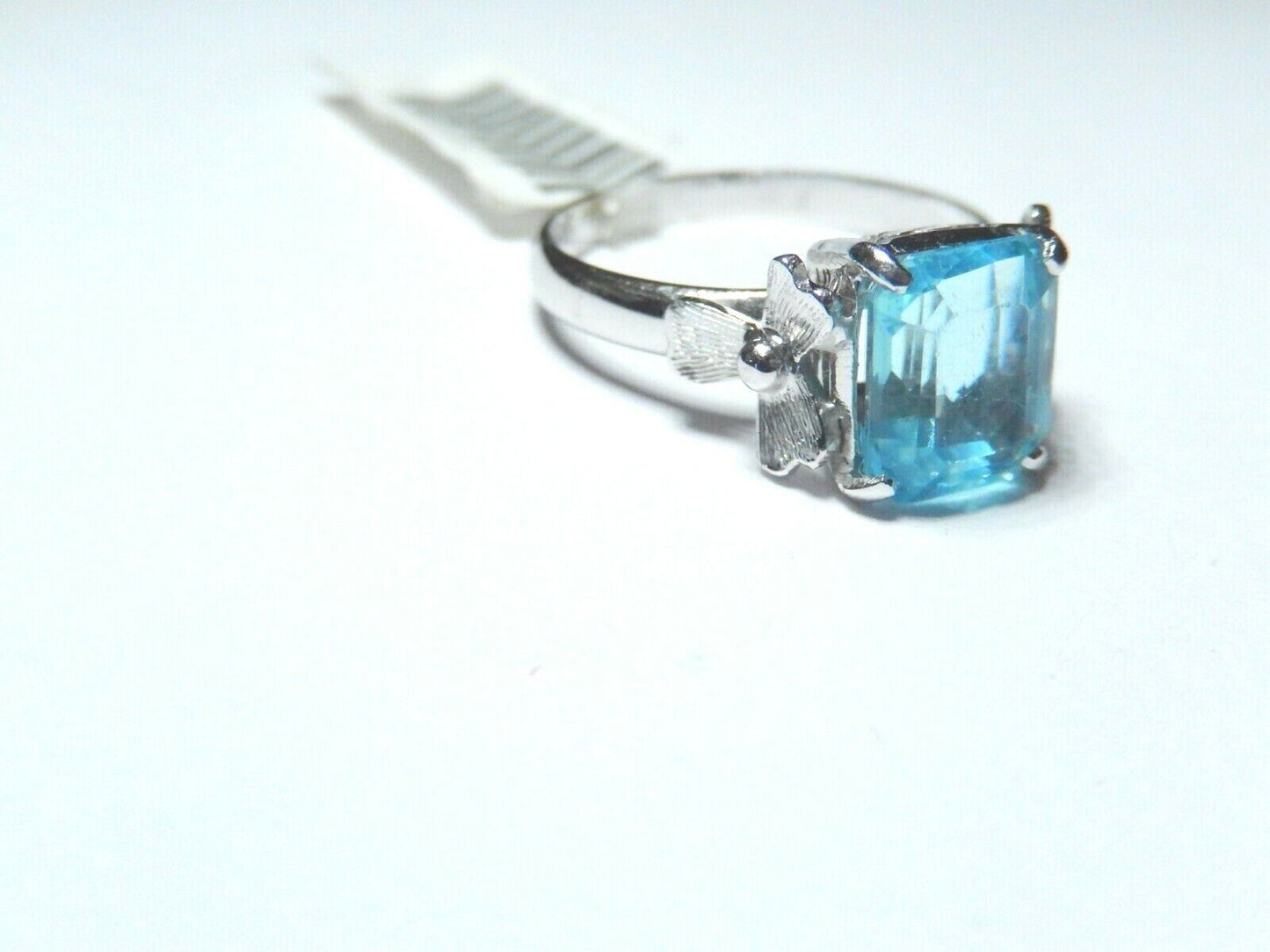 *NWT* 10k White Gold 2.5 Carat Natural Swiss Blue Topaz Solitaire Ring Size 6.75