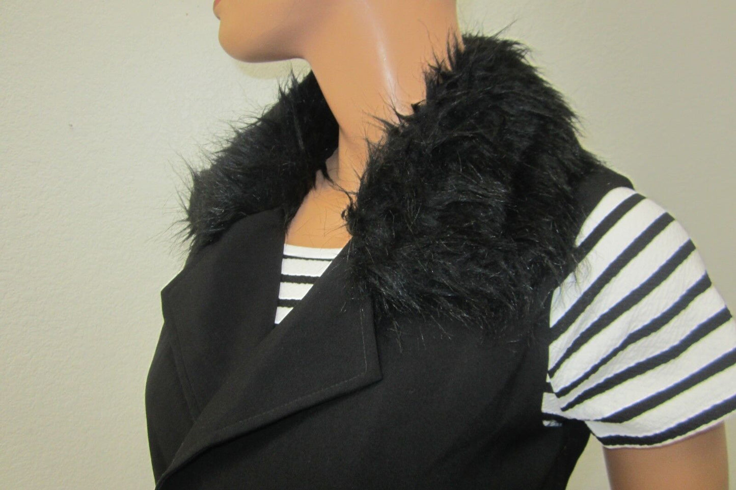 *CUTE*  WD.NY  Black Faux Fur Collar Sleeveless Open Front Belted Cardigan Sz 8