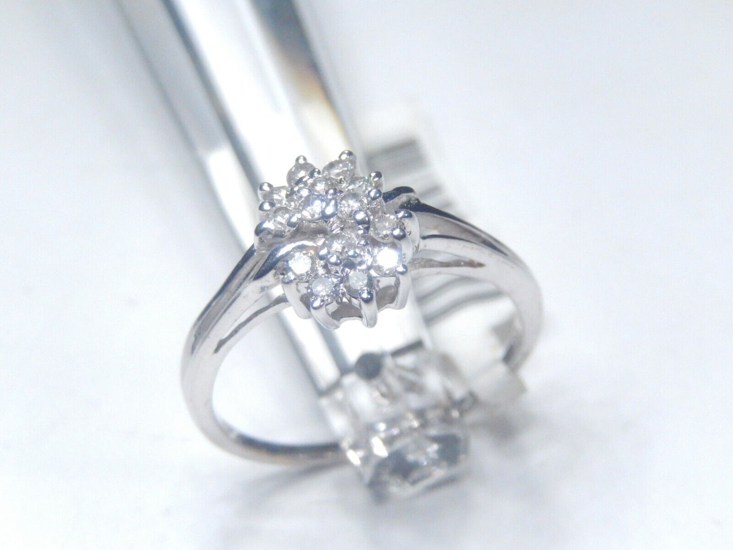 10k White Gold .25CT Diamond Cluster Cocktail Ring Size 8