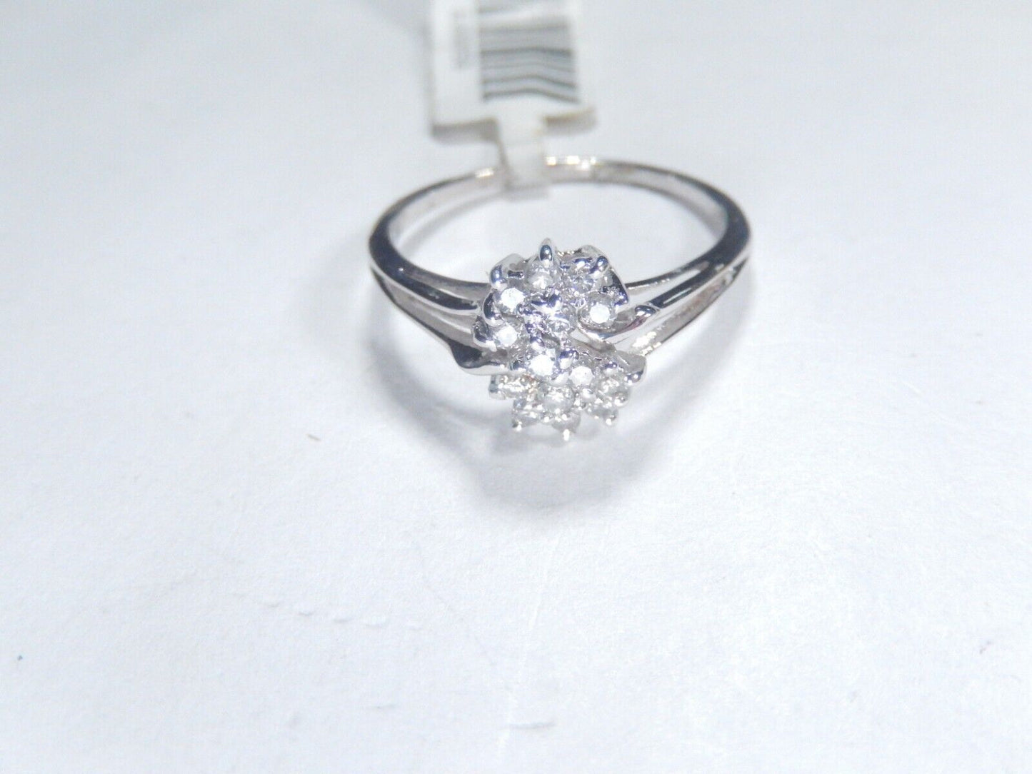 10k White Gold .25CT Diamond Cluster Cocktail Ring Size 8