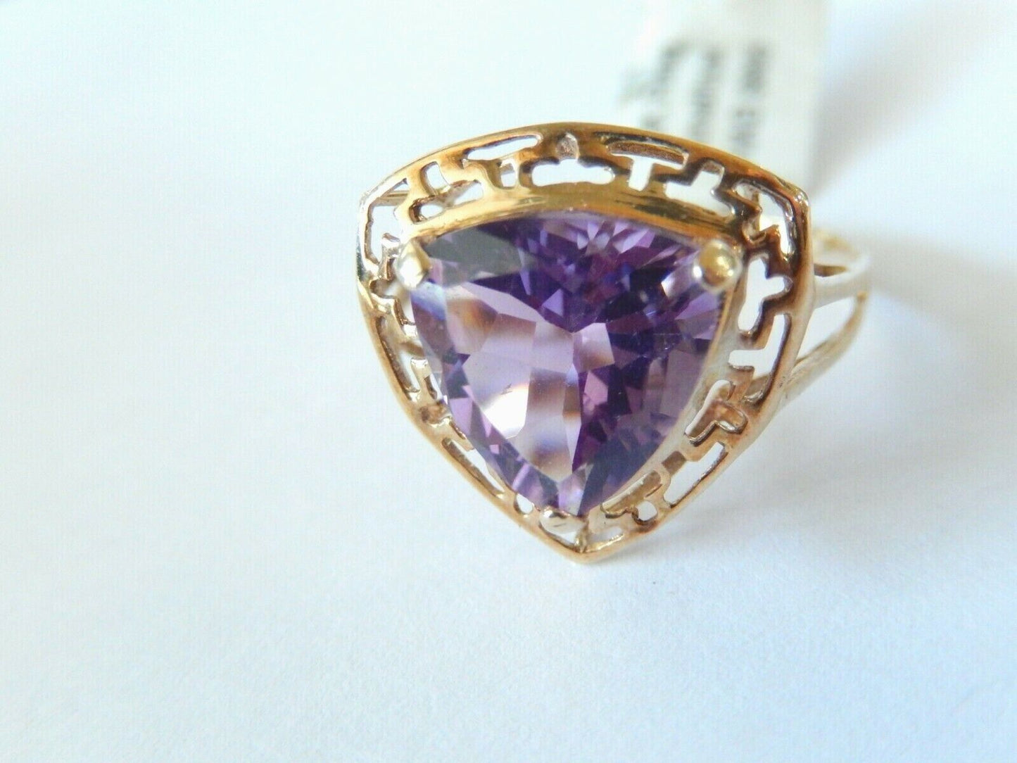 *VINTAGE* 10K YELLOW GOLD 2CT TRILLION AMETHYST RING ASYMMETRICAL SETTING Sz 8.5