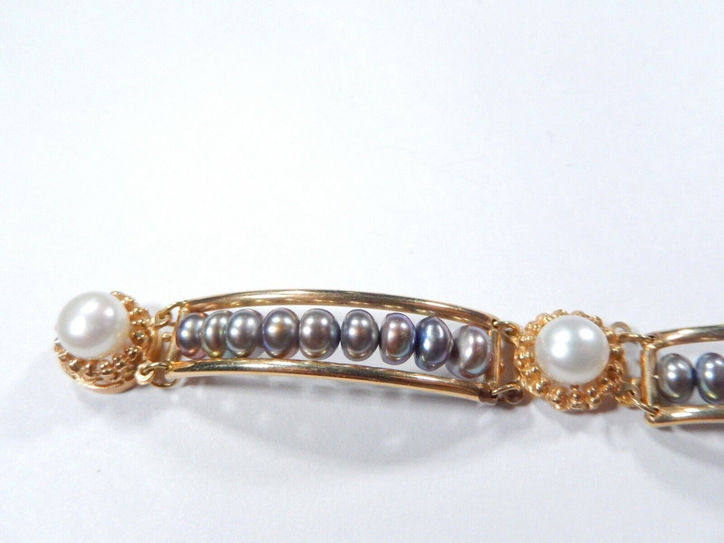 14k Yellow Gold  White Button Pearl & Tahitian Button Pearl Link Bracelet 6.75"