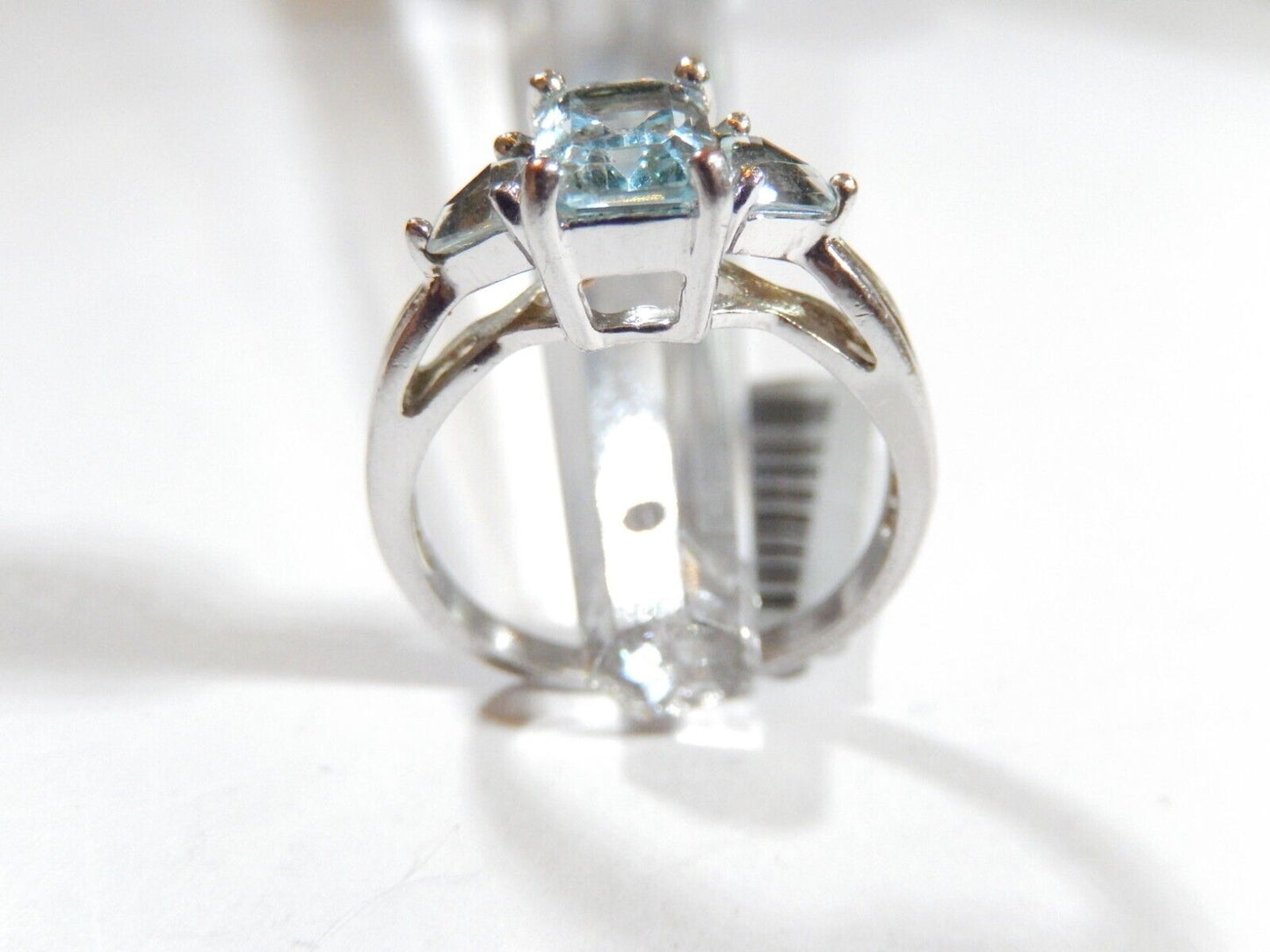 *VINTAGE*   Sterling Silver 1.75 CT Swiss Blue Topaz Three Stone Ring Sz 7.75