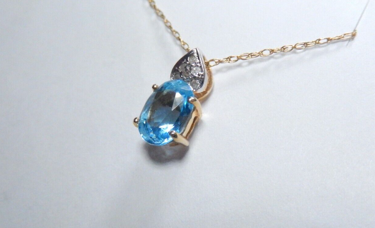 *VINTAGE* 14k Yellow Gold Oval 1.25CT Blue Topaz & Diamond  Pendant w/ 18" Chain