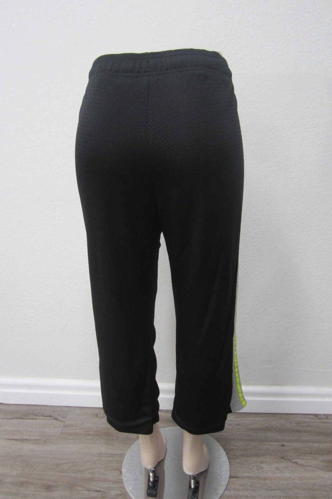 *NICE* Nike Womens Athletic Elastic Drawstring Capri Black Size XL (16-18) x 24L