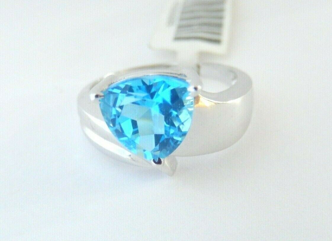 *NWT* 10k White Gold 1.50CT Trillion Cut London Blue Topaz Solitaire Ring Size 7